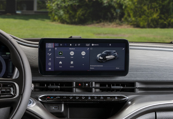 10.25” INFOTAINMENT SISTEM SA NAVIGACIJOM