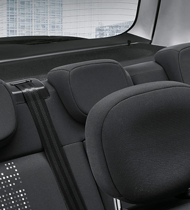 Third rear headrestraint
