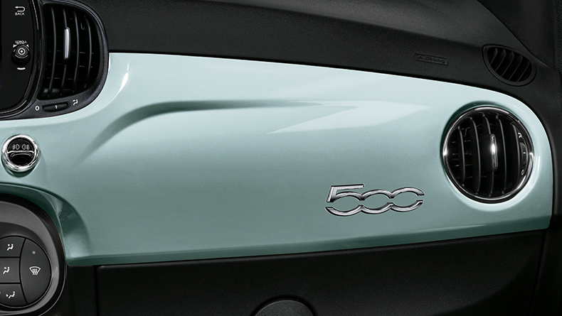 Kontrolna tabla u boji vozila